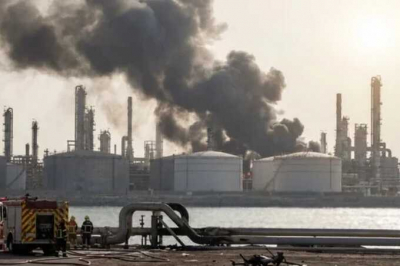 В Кувейте после атаки беспилотников начался пожар на нефтеперерабатывающем заводе Мина-аль-Ахмади