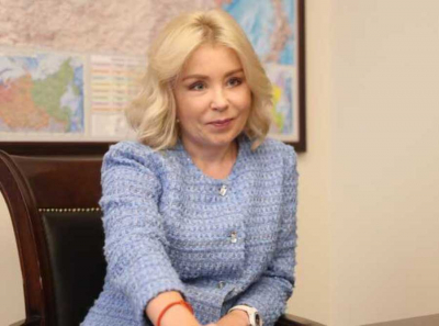 Французские каникулы Радионовой: дачка родителей-пенсионеров, или откуда деньжата, Свет?