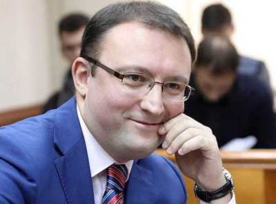 Ампелонский Вадим: Роскомнадзор и МХАТ через призму мошенничества и домашнего ареста